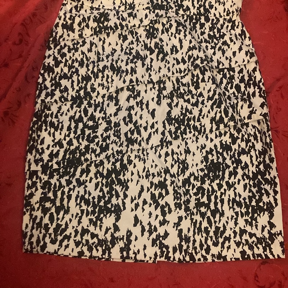 Dress in tiers by Calvin Klein Size 8 - Picture 3 of 7